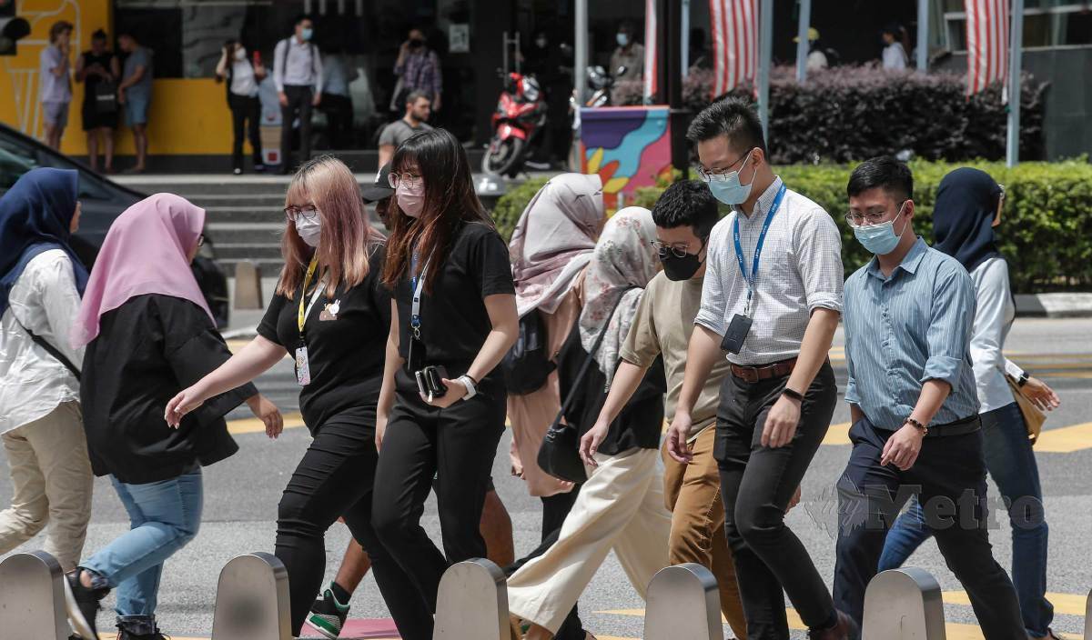 Tangani isu pasaran tenaga kerja